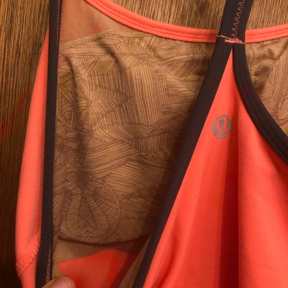 Lululemon tank top size 6 - Picture 3 of 3
